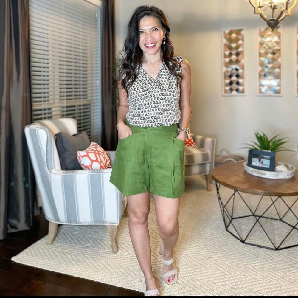 Cabi 6398 Traipse Shorts Spring 2023 Size 8 EUC
